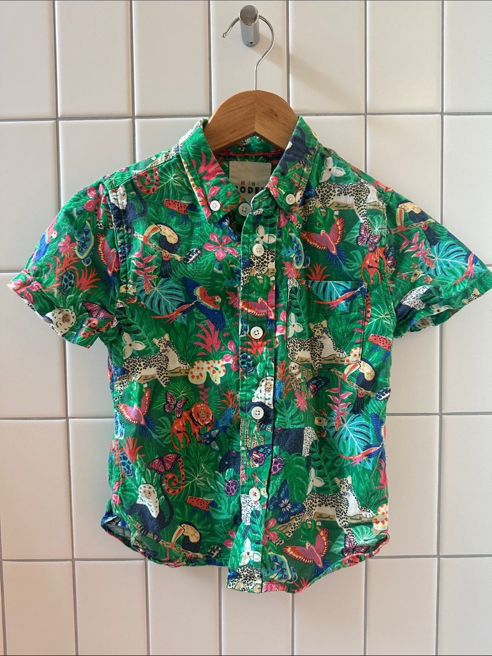 100% linen-cotton Mini Boden Green Tropical Animal Print Button-Down Shirt
